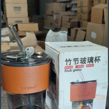 tasse à café froid avec couvercle